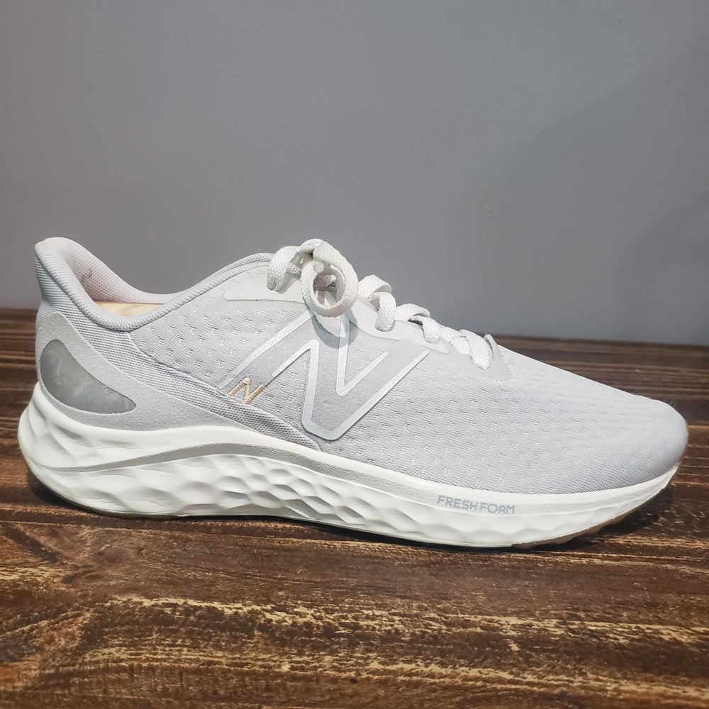 New Balance Arishi v4 Womens Size 10.5 Running Shoes Gray WARISEG4 No Insoles